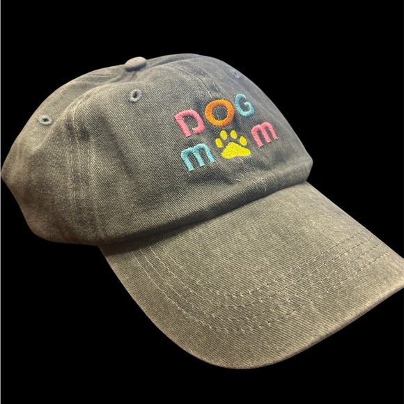 Light Gray Dog 🐶 Mom Baseball Cap, puppy bracelet & pink studded earrings, NWOT - Picture 2 of 5